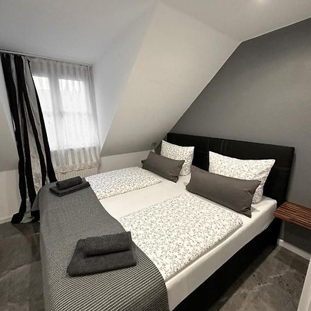 Downtown Apartments Theatre บาเดน-บาเดน ภายนอก รูปภาพ