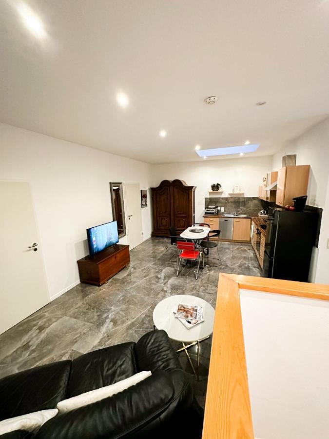 Downtown Apartments Theatre บาเดน-บาเดน ภายนอก รูปภาพ