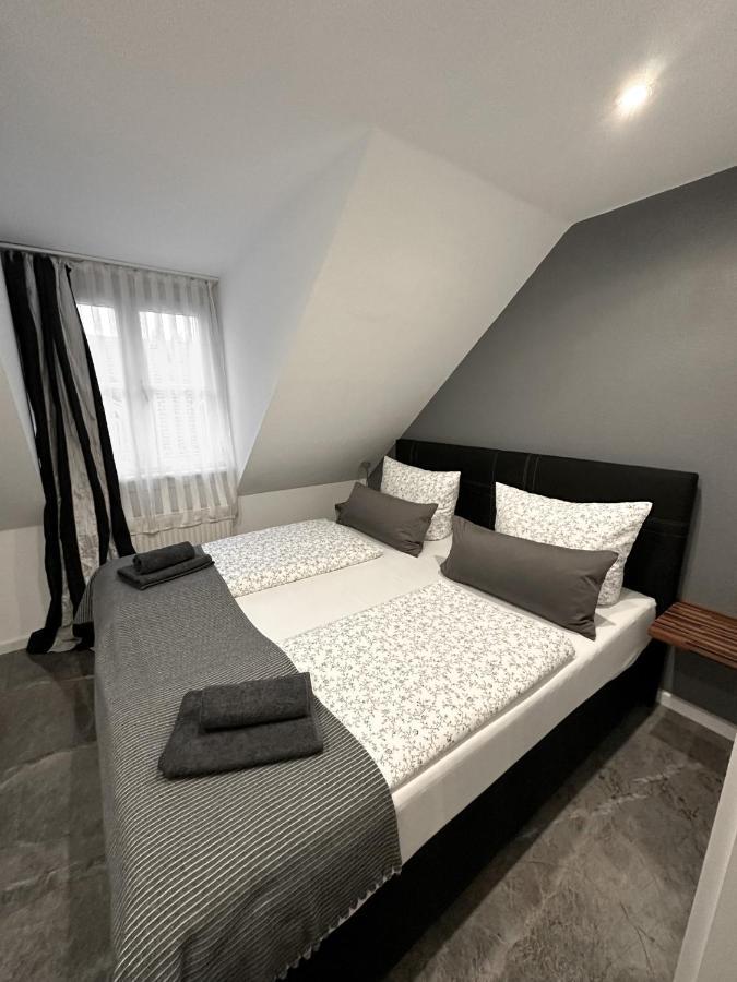 Downtown Apartments Theatre บาเดน-บาเดน ภายนอก รูปภาพ