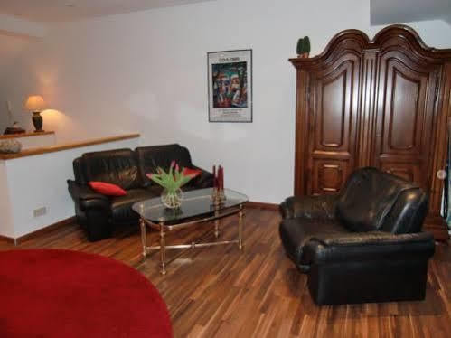 Downtown Apartments Theatre บาเดน-บาเดน ภายนอก รูปภาพ